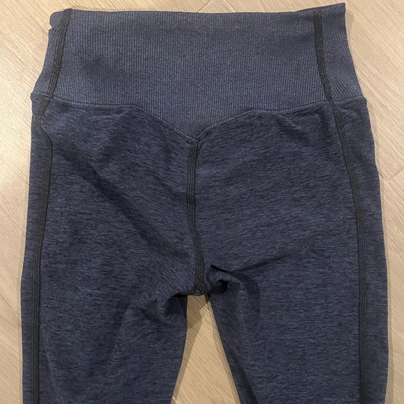 ALO Yoga - High-waist Lounge Legging - Dark Blue (Size no longer visible) - Picture 5 of 9